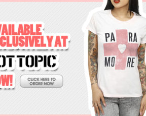 Nova camiseta do Paramore disponível na Hot Topic