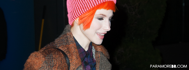 hayley williams leaving a hotel
