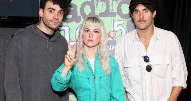 Assista à apresentação do Paramore nos estúdios da Radio 104.5